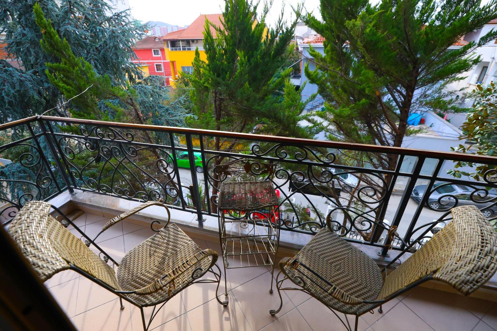 Vila Alizee Hotel تيرانا المظهر الخارجي الصورة